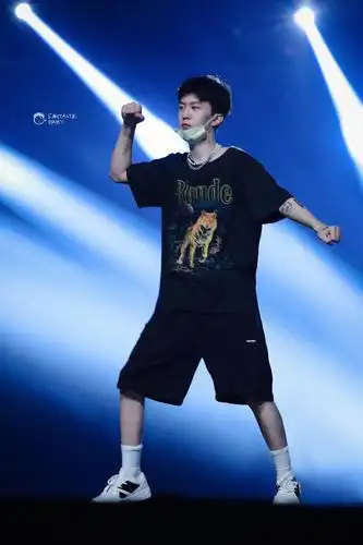 白幼瘦说的就是范丞丞fcc吧