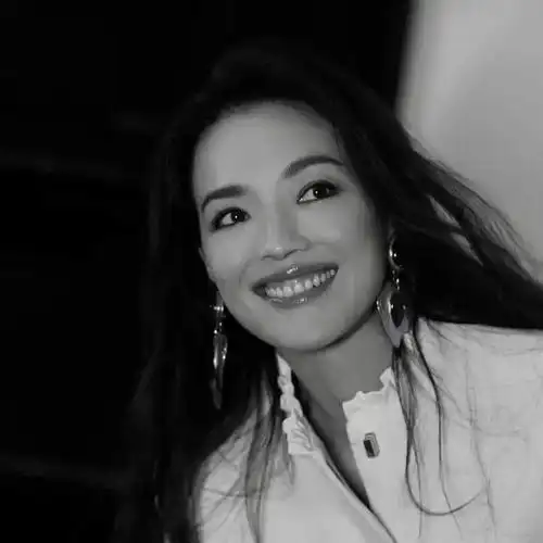 47岁舒淇戴的顶级珠宝,迪丽热巴根本摸不着!