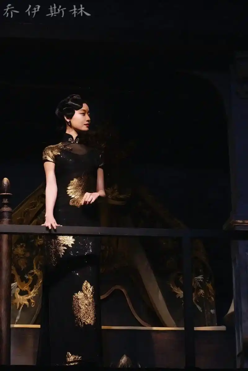 倪妮话剧如梦之梦造型