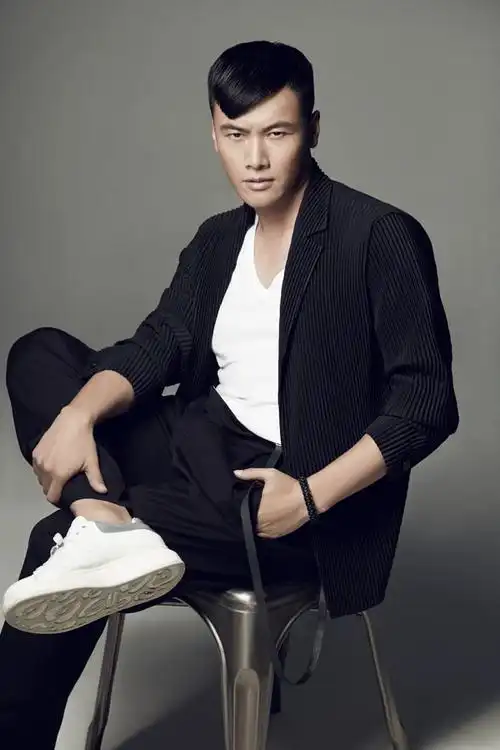 "gntigms1d5">于滨 ,1978年11月19日出生于天津市,中国内地影视男演员