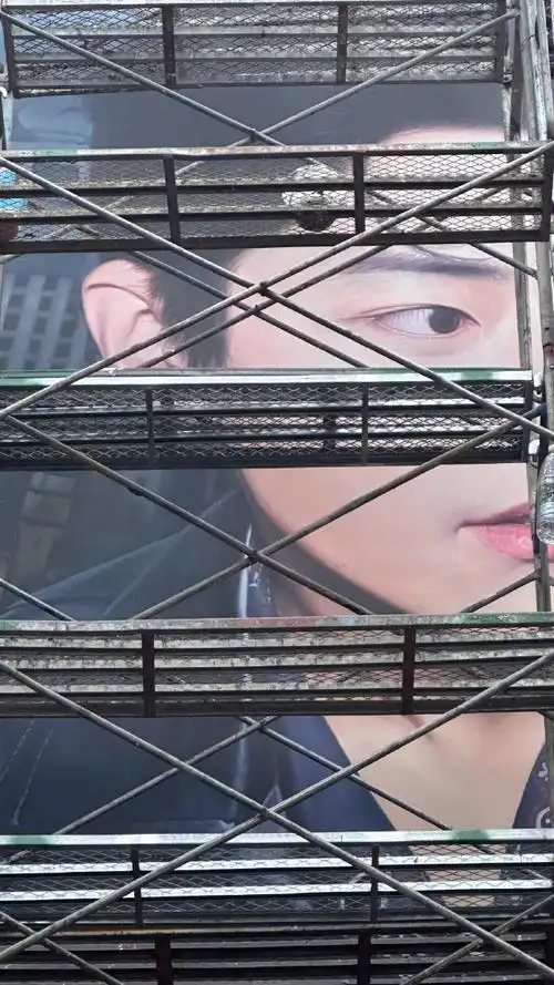 肖战gucci品牌代言人#xz#肖战#  画师技术太好了……缓缓跪下…