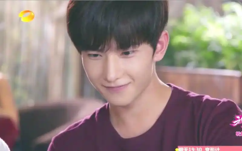 【杨洋mv】若白爸爸/虽然面瘫也很帅/但求求你/笑一个_哔哩哔哩 (゜