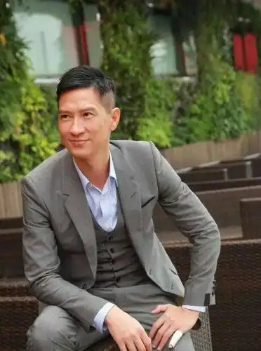 当红嫁给穷小子把渣渣辉培养成影帝现在被老公宠上天