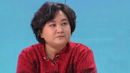 春晚贾玲的表情是看点,观众的笑脸胜过节目独占鳌头