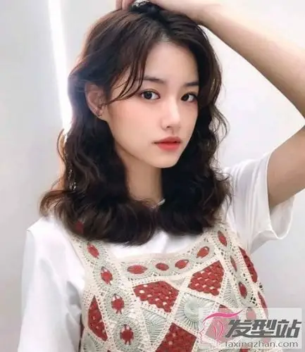 韩式蛋卷头中长发图片 发型可可爱爱软萌值和甜度爆表