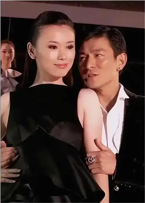 回顾赖文慧一直为刘德华伴舞称得上红颜知己如今41岁仍未婚