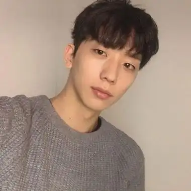 一套男生头像真实8张 男生生活照