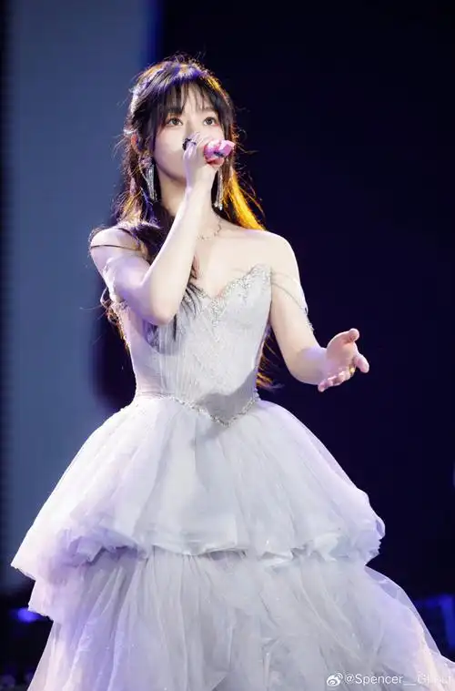 超能少女黄霄云