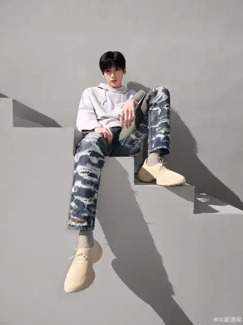 谁说翟潇闻的脚50码了明明才