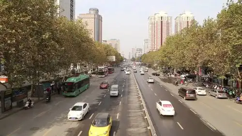 郑州花园路街道车流