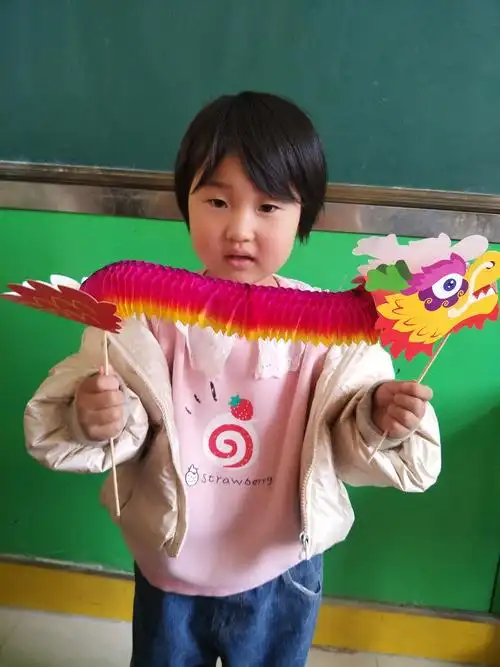 智华幼儿园亲子手工《中国龙》