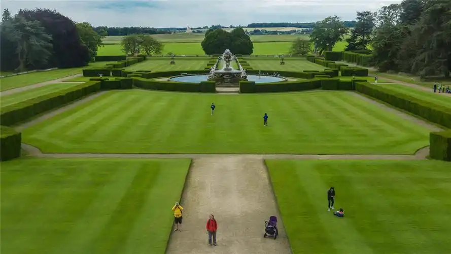英国霍华德庄园风景高清桌面壁纸