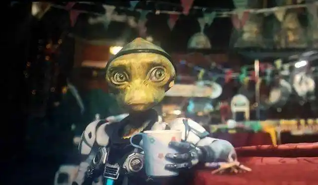 外星人奇卡在喝了白酒醉倒后被沈腾直接泡在酒里黄渤看傻了