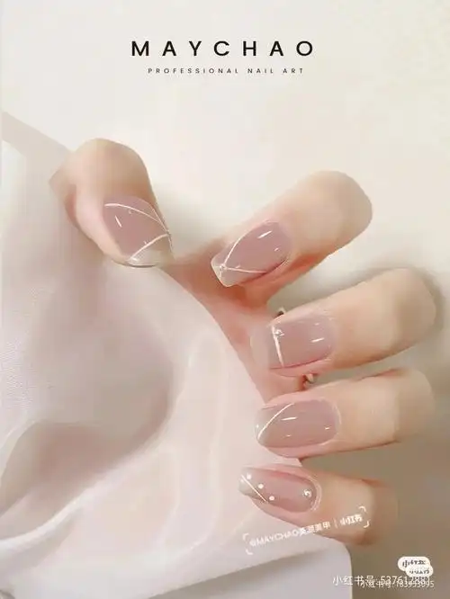 简单大方显白美甲