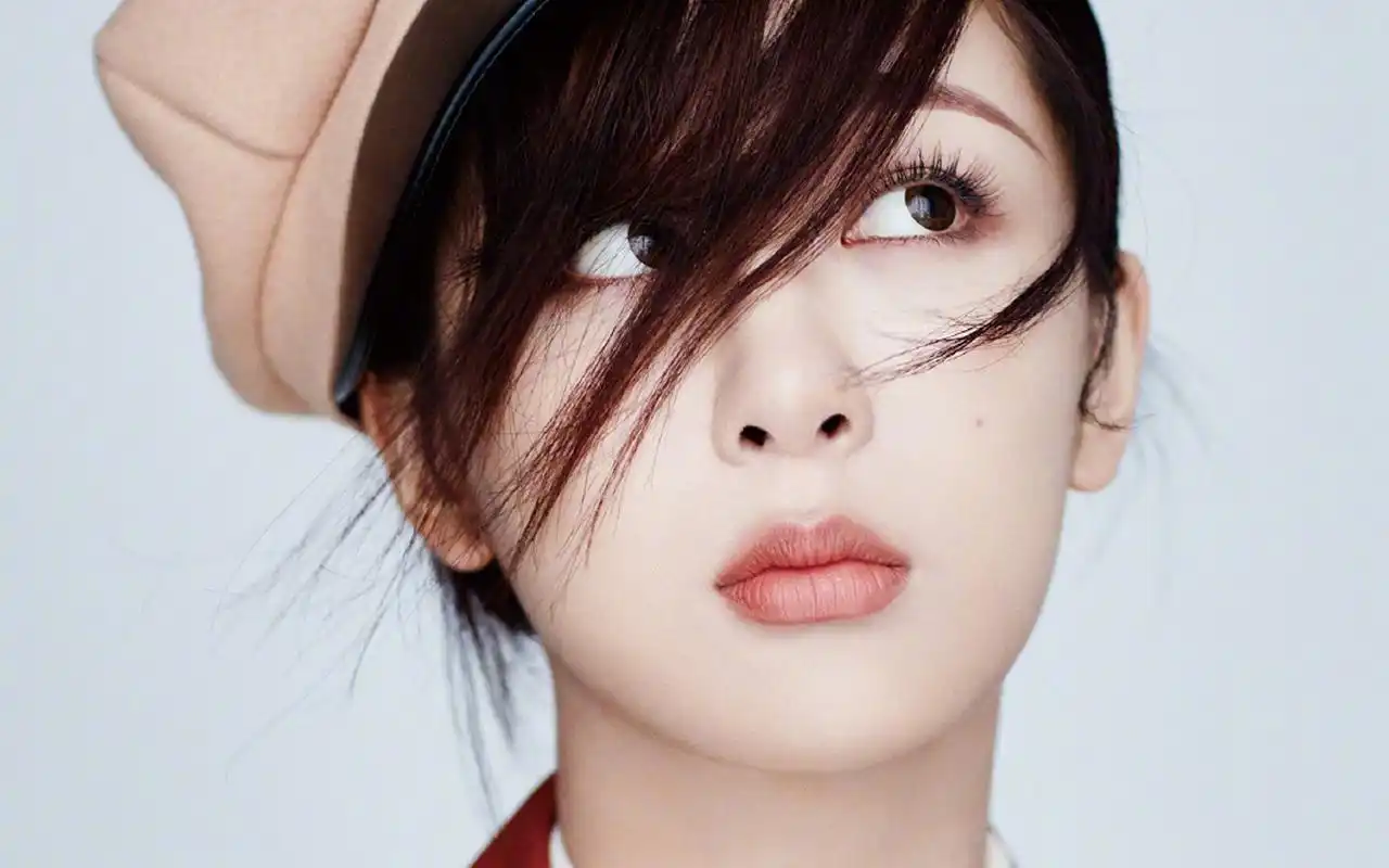 杨紫时尚魅力写真桌面壁纸高清大图预览1920x1200_大陆明星下载_美桌