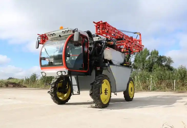 全自动新型大马力自走式高架打药机喷杆喷雾