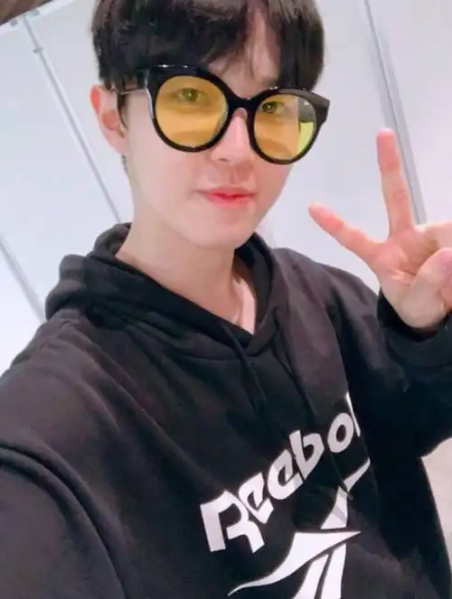 饺子戴眼镜居然是这种效果!这么可爱的吗!