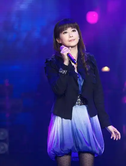 孟庭苇亮相《歌声传奇》自曝与老公情缘