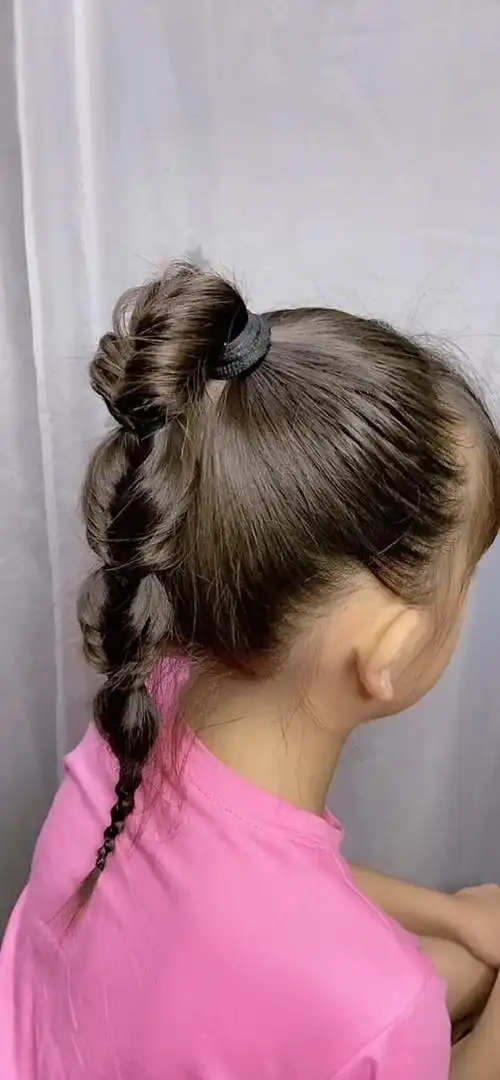简单又洋气的高马尾,回头率不是一般的高.#儿童编发