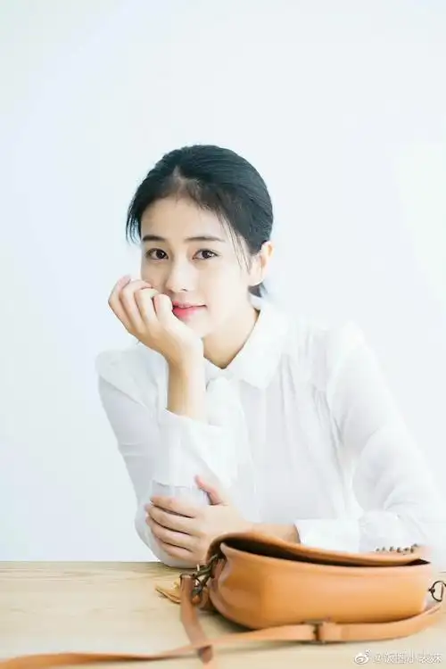 早期的白鹿妥妥的初恋脸