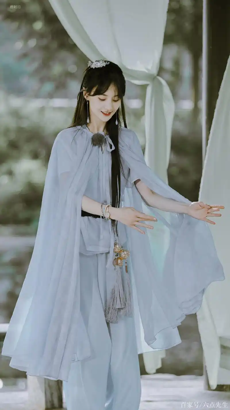 郑爽蓝色古装造型,梦回小仙女时代