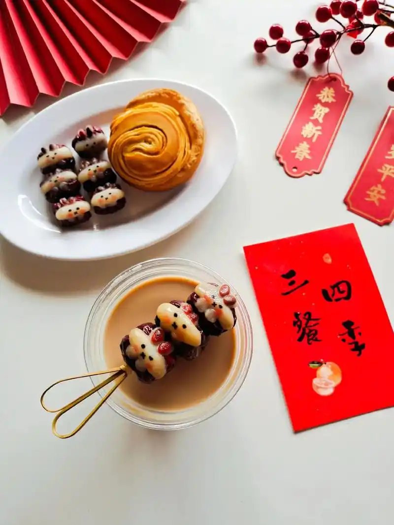 新年限定美食兔子糯米枣拿铁手撕面包