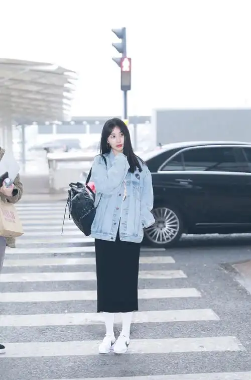 李菲儿休闲甜美机场照图片46