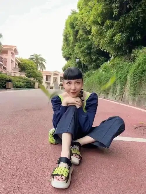 云朵凉鞋,上脚超级舒服,现在这个天可以穿啦