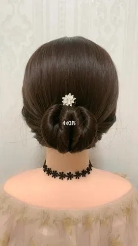 简单又大气的盘发女人必备