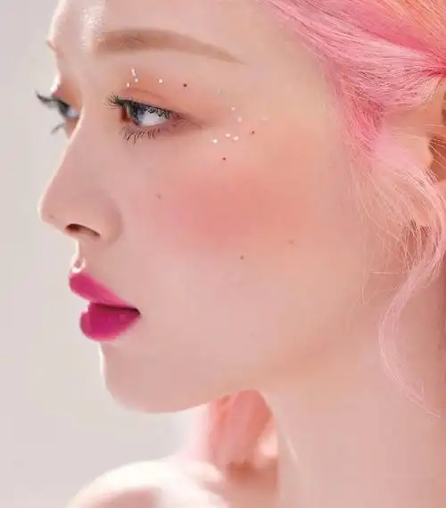 粉红发色崔雪莉真的超级美丽!