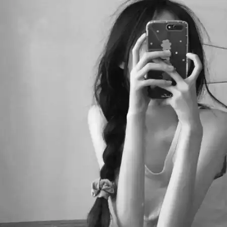 黑色头像女伤感学会享受挫折与失去