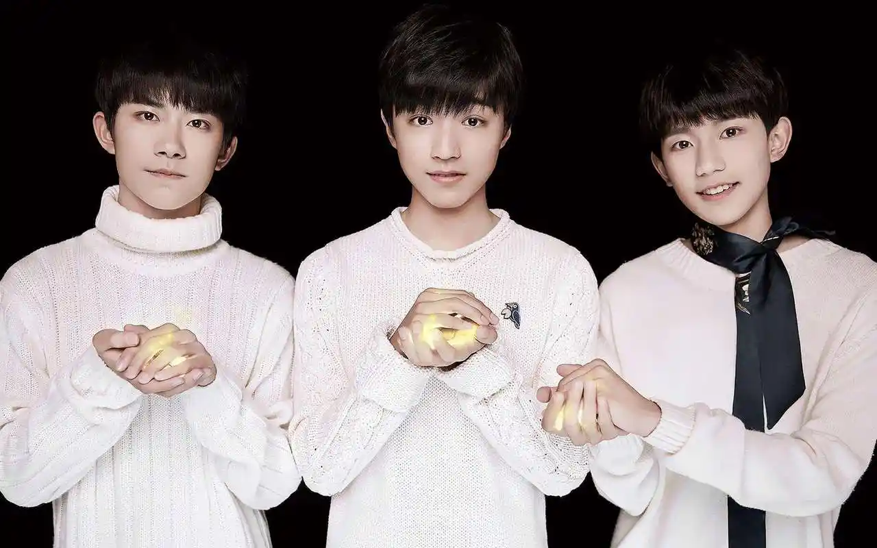 tfboys戴发带,王俊凯呆萌,王源宝玉造型惊艳,千玺从小戴到大