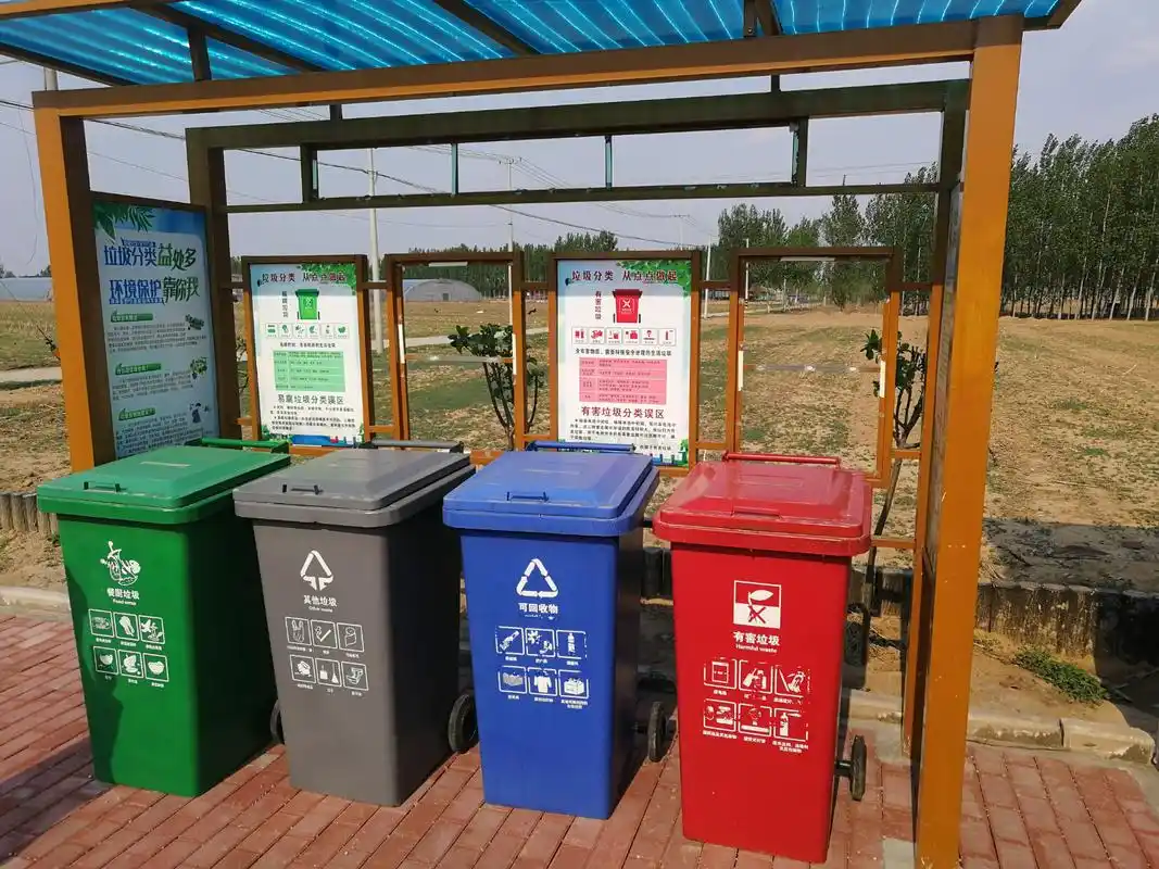 4月17日,德州市临邑县临盘街道新时代文明实践志愿服务队走进李士清村