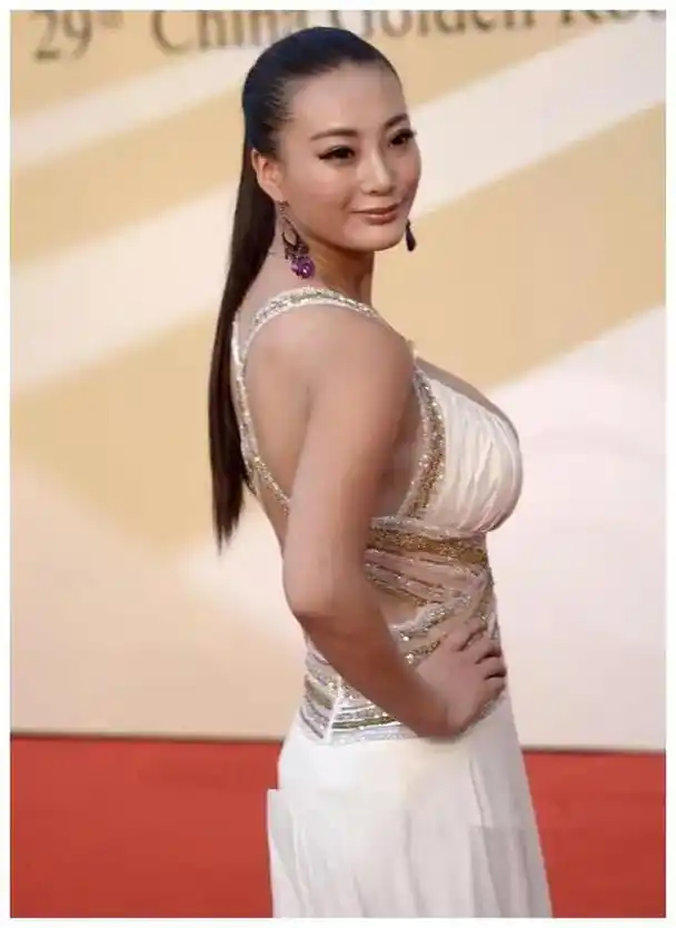 曾经的香港第一性感女神!——王李丹妮