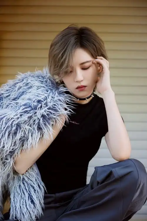 陆柯燃虎鲸泼水音乐节