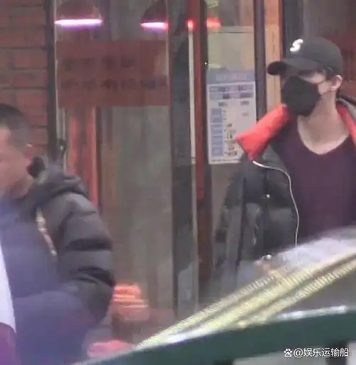 刘宇宁真实无拘无束素颜示人引粉丝倾心