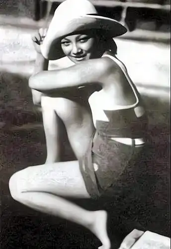 宋丹丹比基尼照曝光:敢性感的女人,活得太爽了!