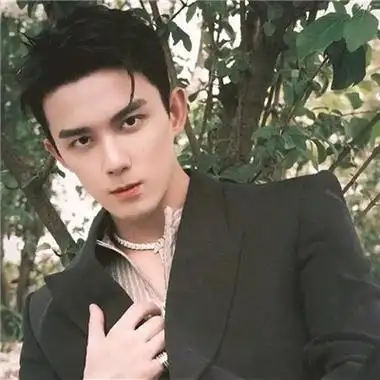 氛围感帅哥吴磊头像