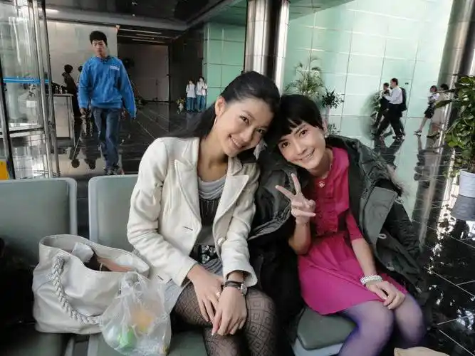 奋斗再现青年都市生活黄伊雯完美演绎女神沙律