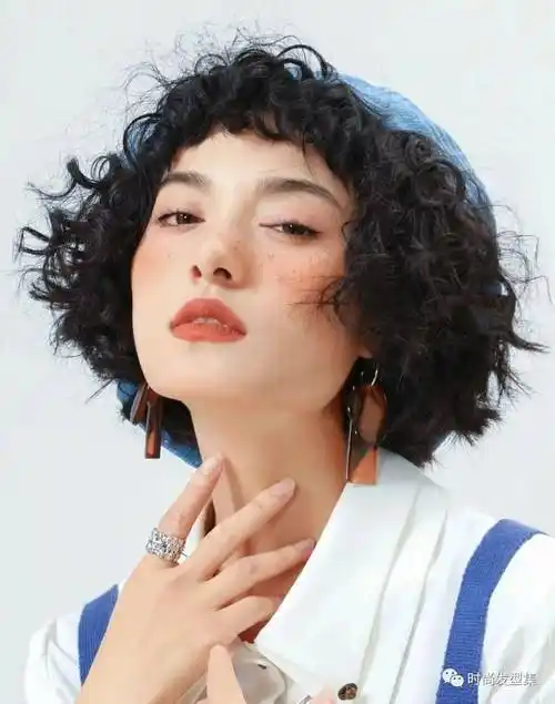 "短羊毛卷",氛围感拉满_发型_中国_人类