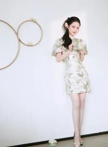 李沁|薛宝钗|她的演技|守望的天空|实力派演员_网易订阅