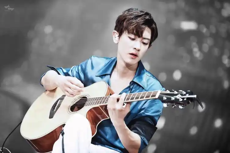 朴灿烈# #chan yeol# #real__pcy# #exo# #壁纸 背景 头像# #三巡