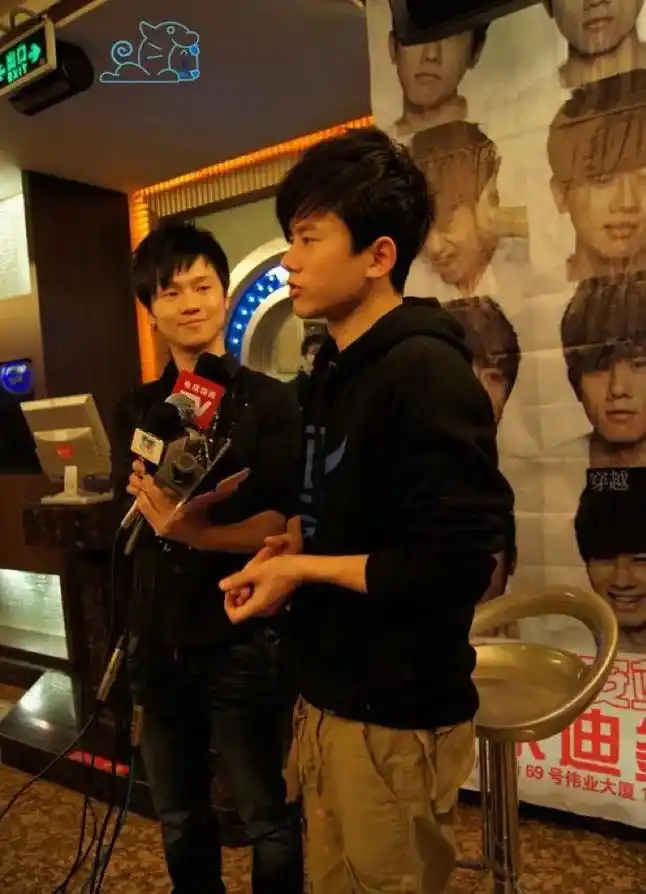 张杰西安演唱会 我:祝你 - 抖音