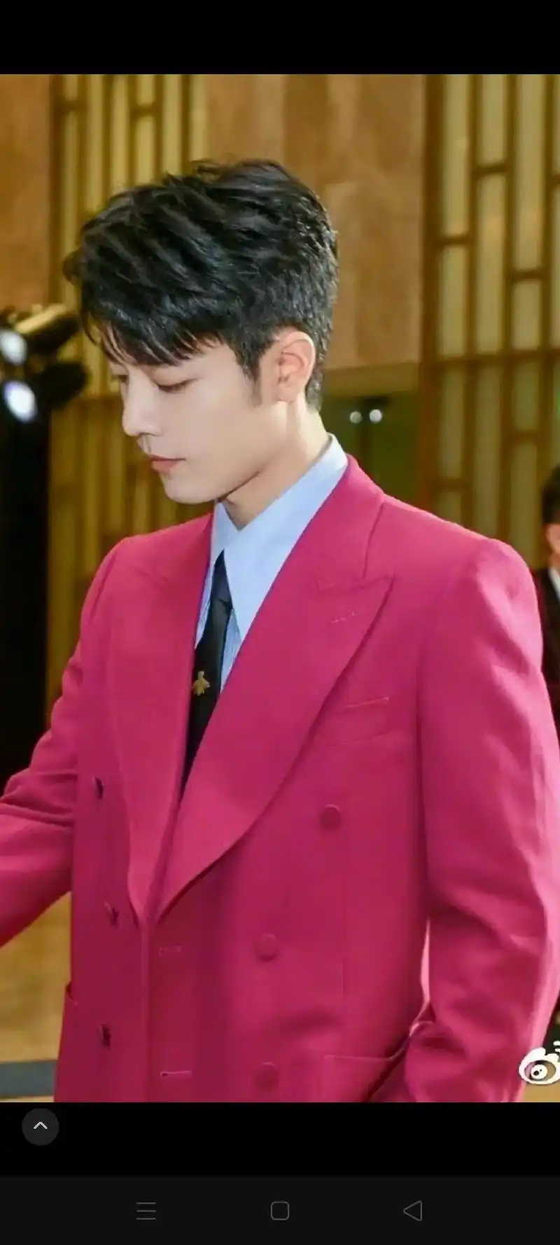 肖战 红衣战,呆萌又帅气 - 抖音