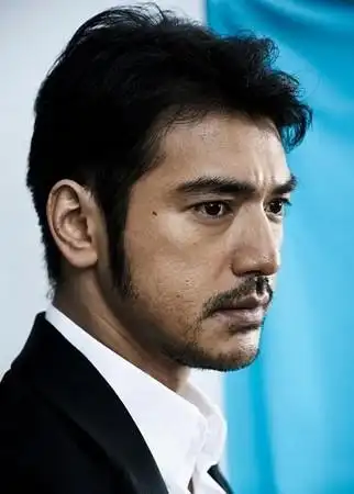 流行精品 图,文/gq   落腮胡的风潮正在盛行,举凡nick wooster,金城武