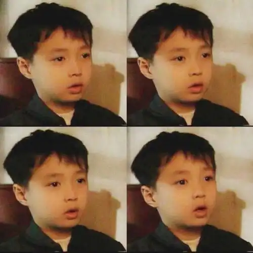 起势着准备唱歌的张艺兴小时候