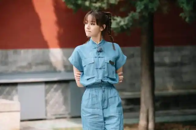 迪丽热巴《遇见天坛》剧照公开 天坛萌新萌力十足