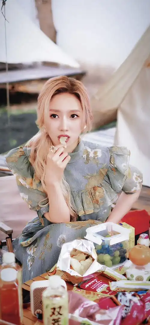 孟美岐超话·#和孟美岐的星岐旅行#    98·90|壁纸    @孟美岐