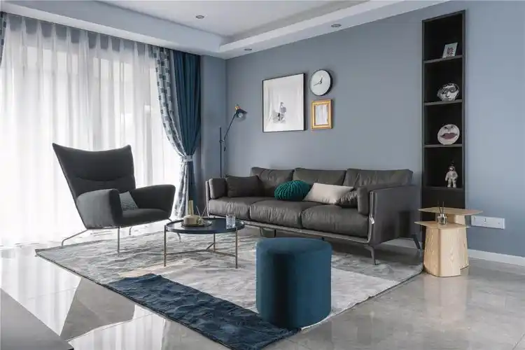 120平现代简约,大胆用黑灰蓝等暗色为主色调,看着冷淡