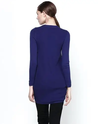 深紫蓝色时尚百搭长袖中长款针织衫